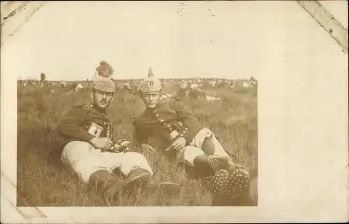 Foto Ak Deutsche Soldaten in Uniform bei der Rast, Regiment 78