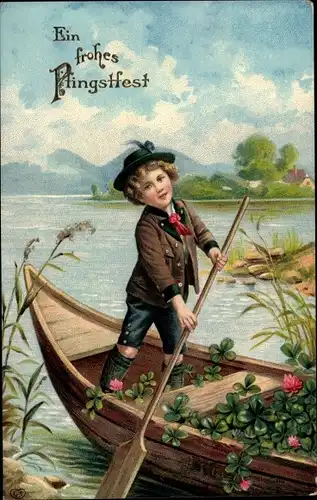 Ak Glückwunsch Pfingsten, Junge mit Kleeblättern in einem Ruderboot
