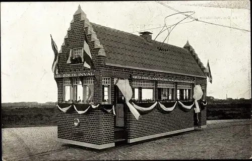 Ak Den Haag Südholland, De Oud-Hollandsche Wafelkraam, geschmückte Straßenbahn