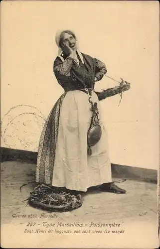 Ak Marseille Bouches du Rhône, Type Marseillais, Poissonniere