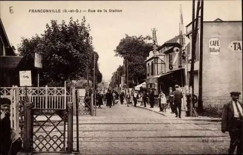 Ak Franconville Val d Oise, Rue de la Station, Cafe-Billard