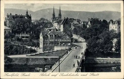 Ak Saalfeld an der Saale Thüringen, Blick auf die Saalebrücke und Stadt