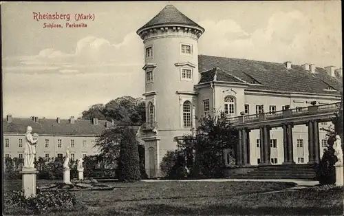 Ak Rheinsberg in der Mark, Schloss, Parkseite, Statuen