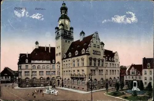 Ak Döbeln in Sachsen, Rathaus, Vorplatz mit Brunnen