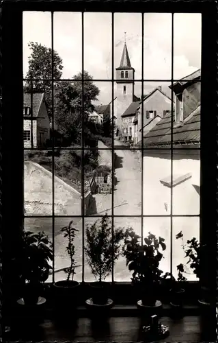 Ak Gerolstein in der Eifel, Blick aus einem Fenster, Kirche