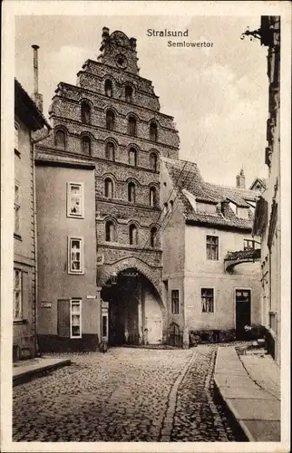 Ak Stralsund in Vorpommern, Semlower Tor, Durchgang, Weg
