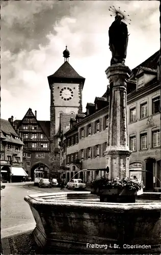 Ak Freiburg im Breisgau, Oberlinden, Brunnen