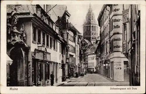 Ak Mainz in Rheinland Pfalz, Blick in eine Geschäftsstraße, Kirche