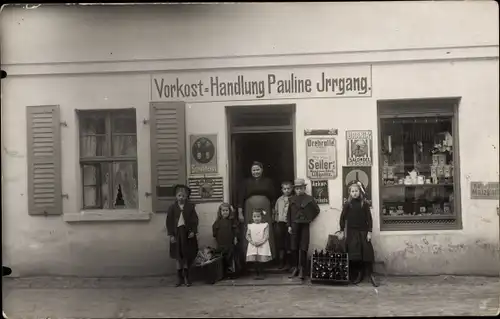 Foto Ak Frankfurt an der Oder, Vorkost Handlung Pauline Irrgang, Reklame, Emailleschilder, 1911