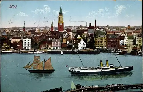 Ak Kiel in Schleswig Holstein, Blick auf die Stadt, Dampfschiff, Segelboot, Kirchturm
