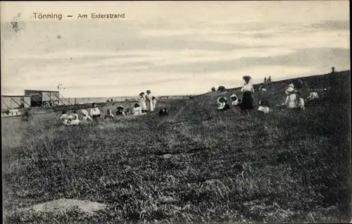 Ak Tönning an der Eider Nordfriesland, Am Eiderstrand, Menschen