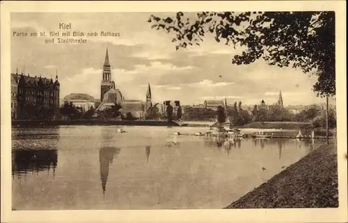 Ak Kiel Schleswig Holstein, Partie am kl. Kiel mit Blick nach Rathaus und Stadttheater, Kirchturm