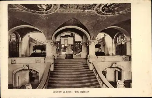 Ak Hamburg Altona, Museum, Innenansicht, Eingangshalle, Treppenaufgang, Statuen