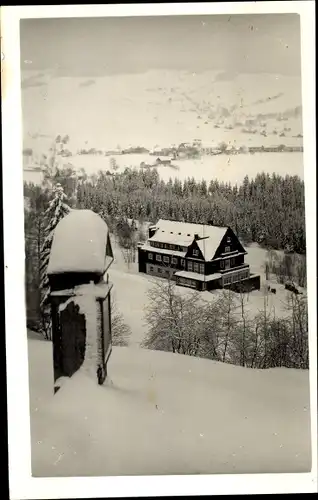 Ak Deštné v Orlických horách Deschnei im Adlergebirge Reg. Königgrätz, Hubert Birke Haus, Winter