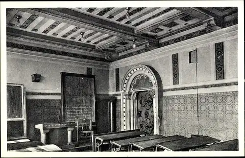 Ak Berndorf an den Triesting Niederösterreich, Lehrzimmer im romanischen Stil, Volks- u. Hauptschule