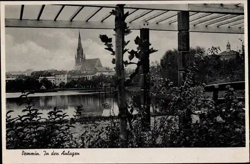 Ak Demmin in Vorpommern, In den Anlagen, Stadtblick, Kirche