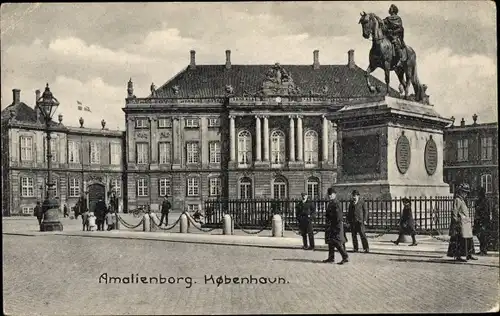 Ak København Kopenhagen Dänemark, Amalienborg, Denkmal
