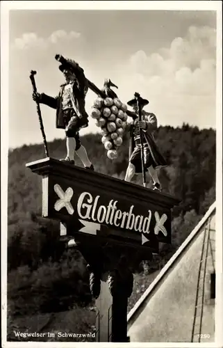 Ak Glotterbad im Schwarzwald, Wegweiser, Holzschnitzerei Männer mit Trauben