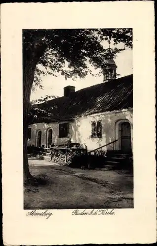 Ak Ahrensburg in Holstein, Buden b.d. Kirche