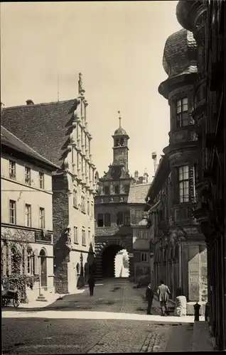 Foto Ak Ochsenfurt am Main Unterfranken, Straßenansicht, Kirche, Tordurchgang