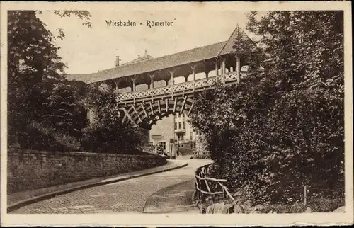 Ak Wiesbaden in Hessen, Römertor