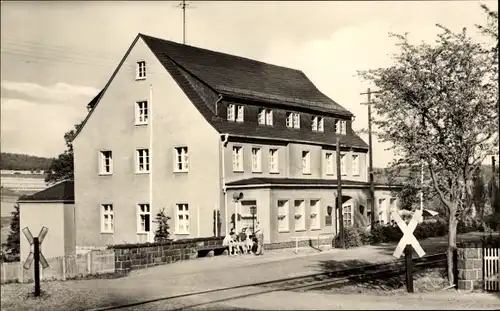 Ak Lössau Schleiz im Vogtland Thüringen, Reichsbahn-Ferienheim, Außenansicht