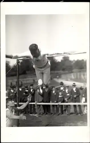 Foto Ak Turnübungen, Turner, Zuschauer, Turnfest
