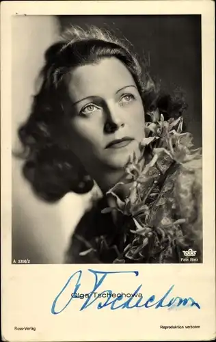 Ak Schauspielerin Olga Tschechowa, Portrait mit Blüten