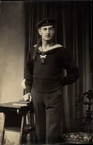 Foto Ak Deutscher Marinesoldat in Uniform, Portrait, 1916