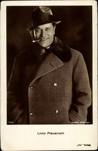 Ak Schauspieler Livio Pavanelli, Portrait mit Zigarre