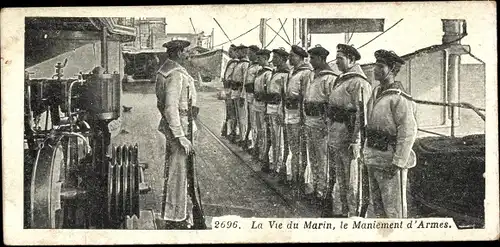 Ak La Vie du Marin, le Maniement d'Armes, Französisches Kriegsschiff, Seeleute
