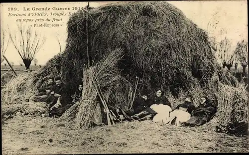 Ak Ypres Ypern environs Flandern, Troupes Belges au repos pres du front, I WK