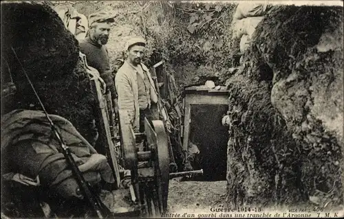 Ak Entree d'un gourbi dans une tranchee de l'Argonne, I WK