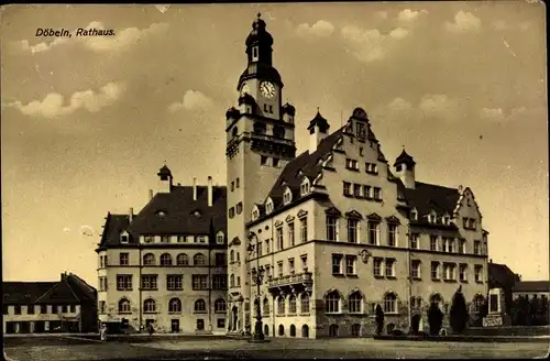 Ak Döbeln in Mittelsachsen, Blick auf das Rathaus, Turmuhr