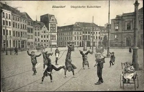 Ak Düsseldorf am Rhein, Düsseldorfer Radschläger, Kinder