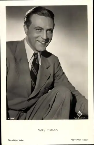 Ak Schauspieler Willy Fritsch, Portrait im Anzug