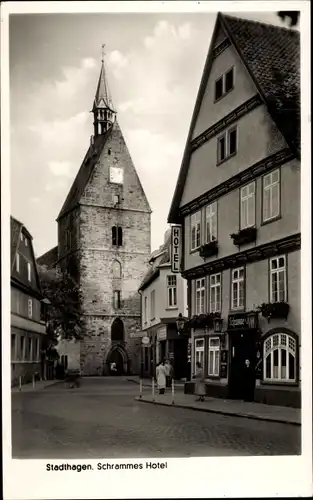 Ak Stadthagen im Kreis Schaumburg, St. Martinikirche, Hotel, Schramme's Gasthaus