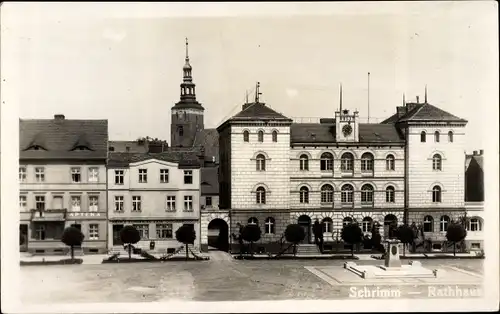 Foto Ak Śrem Schrimm Posen, Apotheke, Rathaus