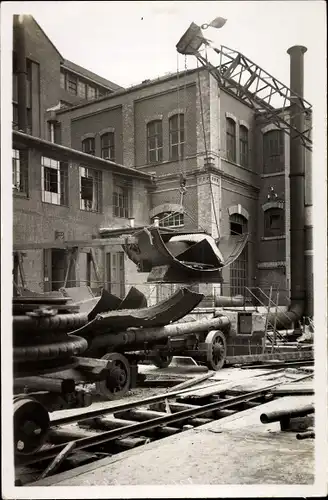 Foto Abbruch des Bassinkondensators der Maschine 3, Entfernung des Abdampfaufnehmers 1935