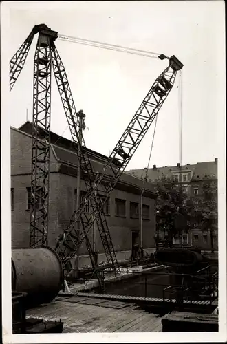 Foto Abbruch des Bassinkondensators der Maschine 3, Rohrschieber, 1935