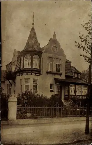 Foto Ak Hamburg Wandsbek, Straßenpartie mit Villa