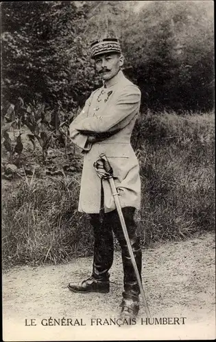 Ak Général Francais Humbert, sabre, uniforme, médailles