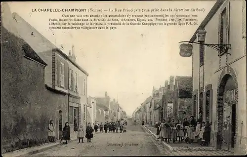 Ak La Chapelle Champigny Yonne, La Rue Principale