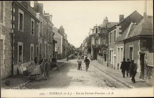 Ak Tours Indre et Loire, Rue du Docteur Fournier