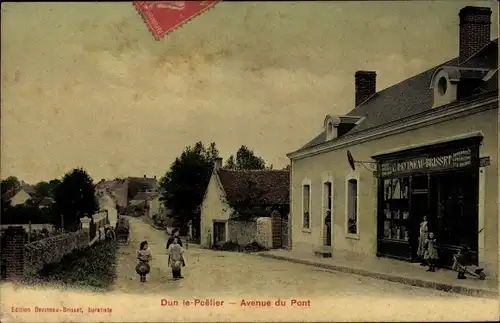 Ak Dun-le-Poëlier Indre, Avenue du Pont
