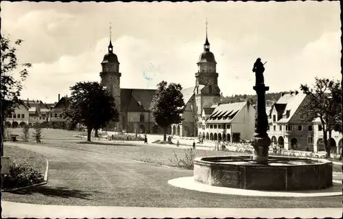 Ak Freudenstadt im Nordschwarzwald, Marktplatz mit evangelischer Stadtkirche, Brunnen