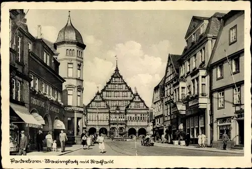 Ak Paderborn in Westfalen, Marienplatz mit Rathaus, Passanten, Städtische Apotheke