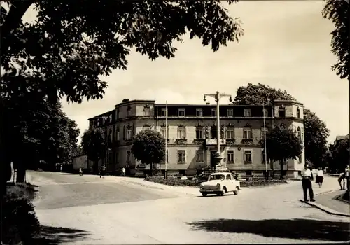 Ak Schöneck im Vogtland Sachsen, Hotel Schönecker Hof, Straßenpartie