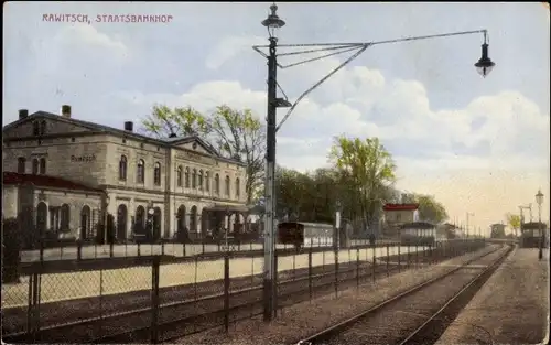 Ak Rawicz Rawitsch Posen, Staatsbahnhof, Gleisseite