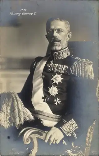 Ak Gustav V, König von Schweden, Portrait, Uniform, Orden